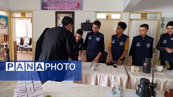 تجلیل از دانش آموز خبرنگاران پسر فعال در مانور خبرگزاری پانا در سازمان دانش آموزی استان خراسان رضوی