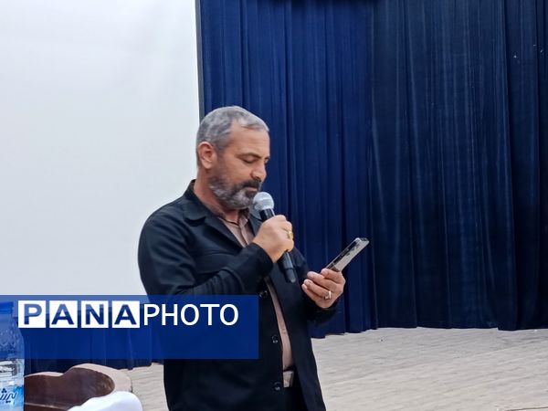 یادواره شهدای فرهنگی و دانش‌آموز شهرستان حاجی آباد