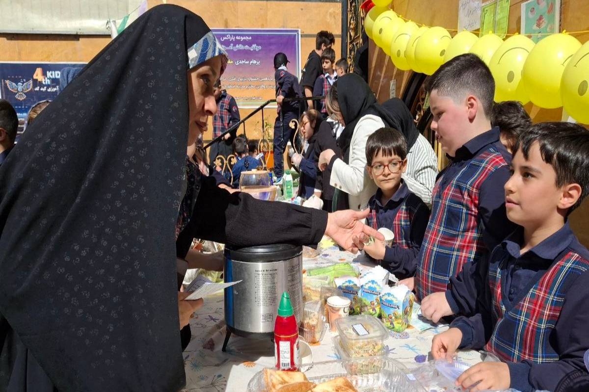 جشن مهربانی و خلاقیت دانشآموزان نامآوران اسطوره در مسیر کارآفرینی و نیکوکاری