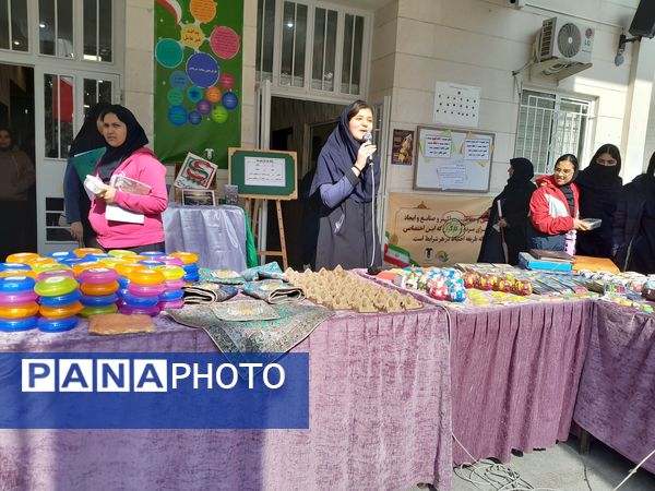 اهدای جوایز برگزیدگان جشنواره خوارزمی، مسابقات قرآنی در دبیرستان مصلی نژاد حضرت زهرا(س)