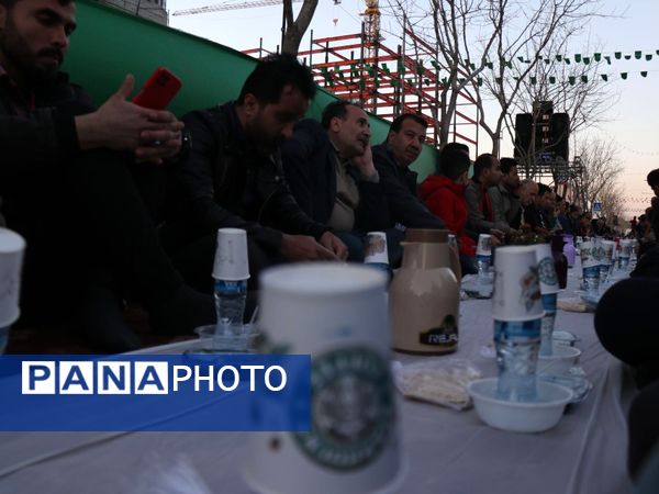 بزرگ‌ترین سفره جهان اسلام به نام کریم اهل بیت برپا شد