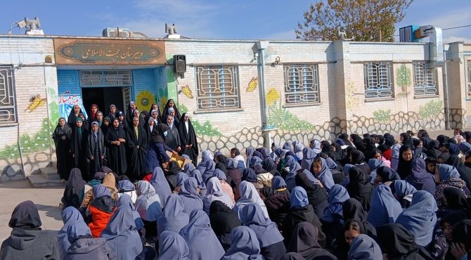 مراسم ولادت حضرت فاطمه زهرا (س) و روز مادر در دبیرستان حجت‌ الاسلامی نیشابور 