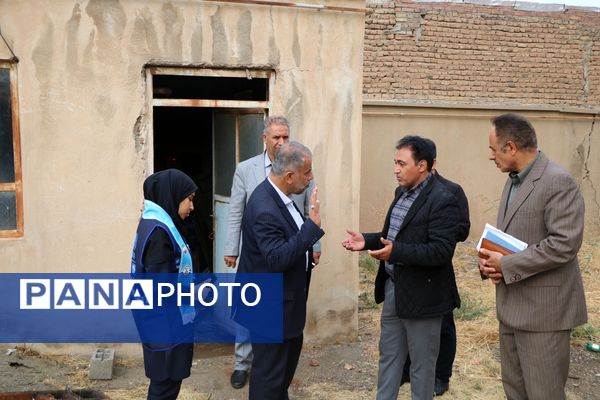 تجلیل مدیرکل آموزش و پرورش آذربایجان غربی از دانشآموز سخنران در نشست با رئیس جمهور