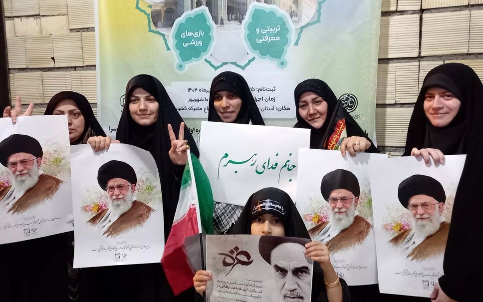 حماسه و اقتدار زینبی در دفاع از امام خامنه‌ای