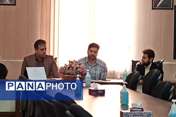تدوین تقویم اجرایی فعالیت های مشاوره ای در رودهن