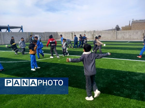 افتتاح زمین چمن مدرسه شهید غلامی خلیل آباد