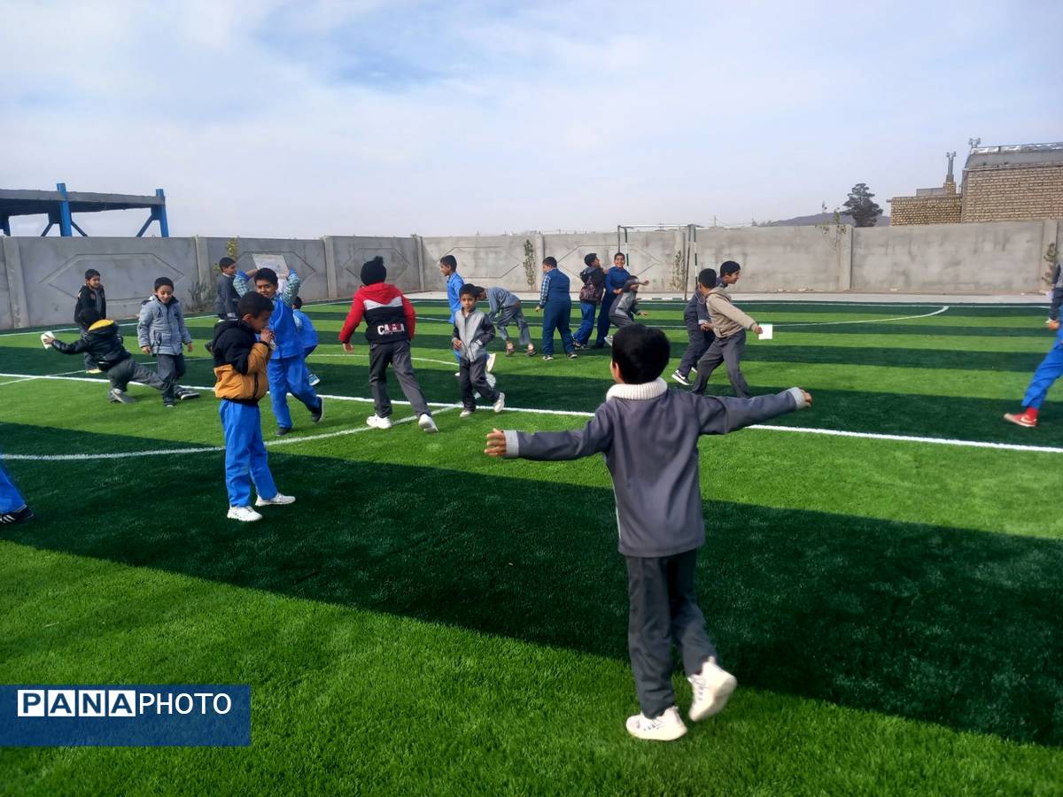 افتتاح زمین چمن مدرسه شهید غلامی خلیل آباد
