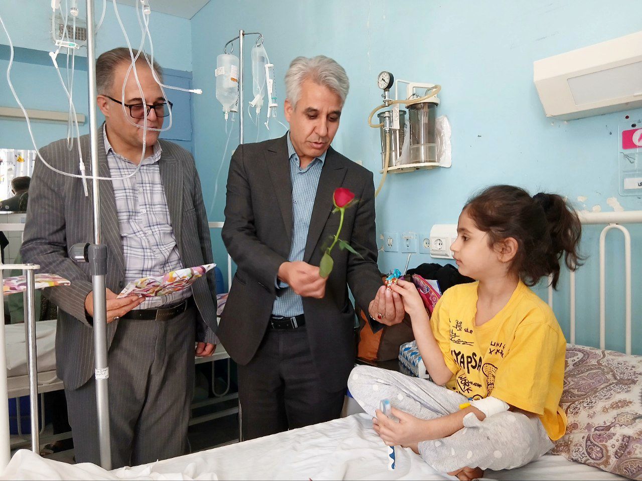 بازدید مسئولین کاشمر از بخش اطفال بیمارستان حضرت ابوالفضل (ع)