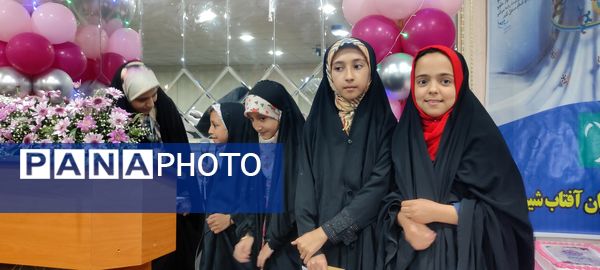 حضور دانش‌آموزان مدرسه خاقانی در جشن دختران آفتاب شیروان