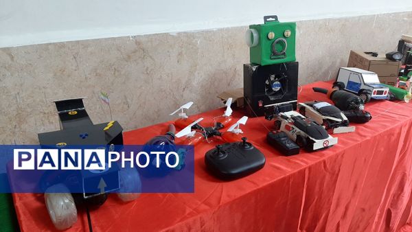  اجرای برنامه‌های خلاقانه به مناسبت هفته پژوهش در مدرسه ولی محمدی صفادشت 