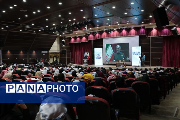 جشنواره علمی و ادبی شهریارخوانی دانش‌آموزی در تبریز