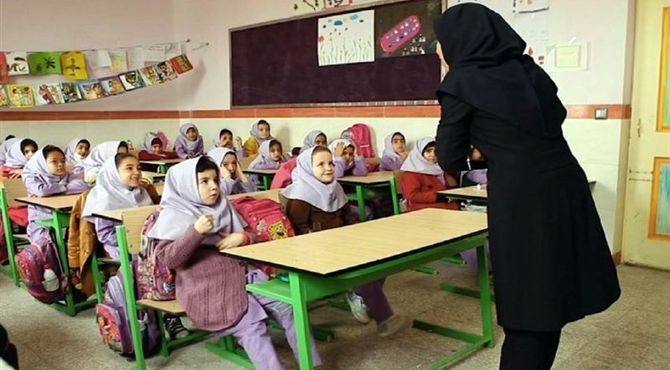 معلم؛ فانوسی که در تاریکی می‌درخشد 