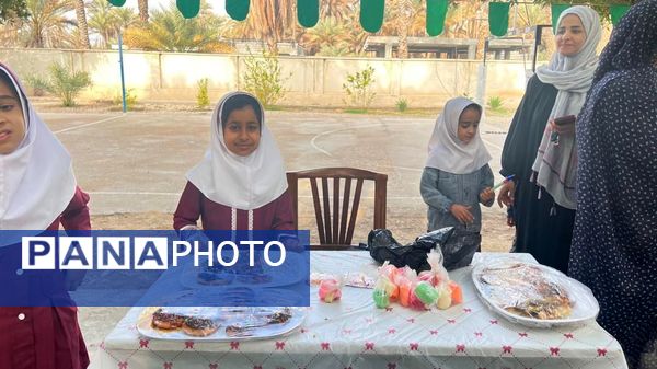 بازارچه کسب و کار دانش‌آموزی در دبستان مولوی فین 