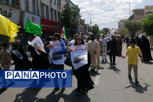 راهپیمایی نمازگزاران جمعه قم در حمایت از عملیات وعده صادق و طرح نور