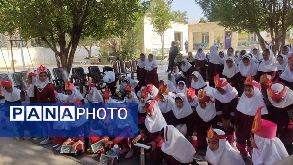 جشن عاطفه‌ها در دبستان مولوی فین؛ همدلی برای تداوم آموزش