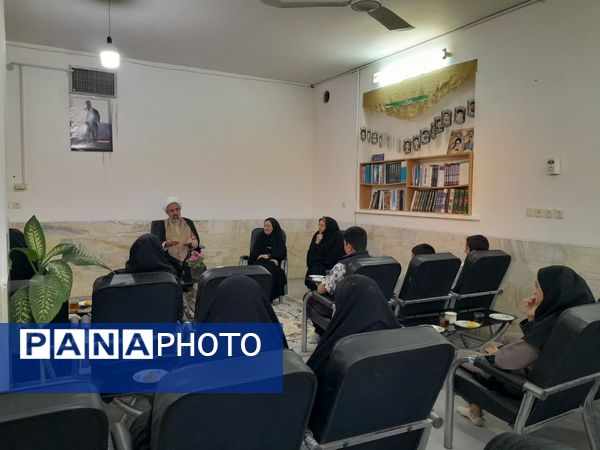 دیدار صمیمانه امامجمعه مروست با خبرنگاران پانا