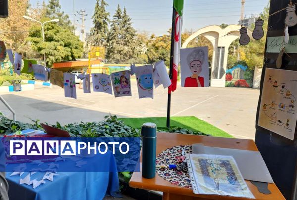 نمایشگاه ذهن‌های رنگی در دبیرستان دوره اول آرمینه مصلی نژاد