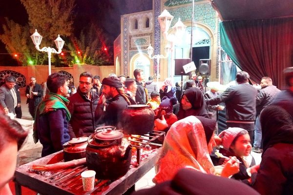 موکب هایی به عشق فاطمه (س) در کاشمر