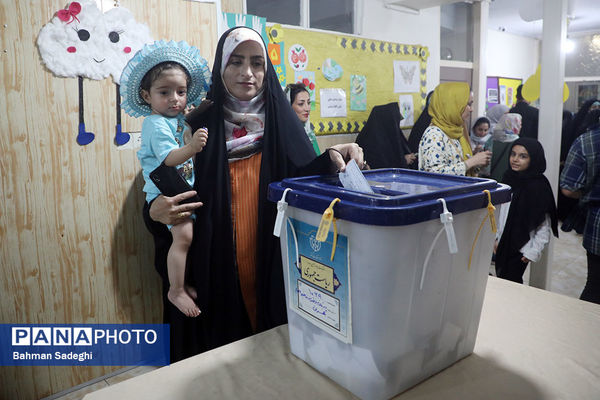 انتخابات چهاردهمین دوره ریاست جمهوری در مسجدالنبی میدان نبوت