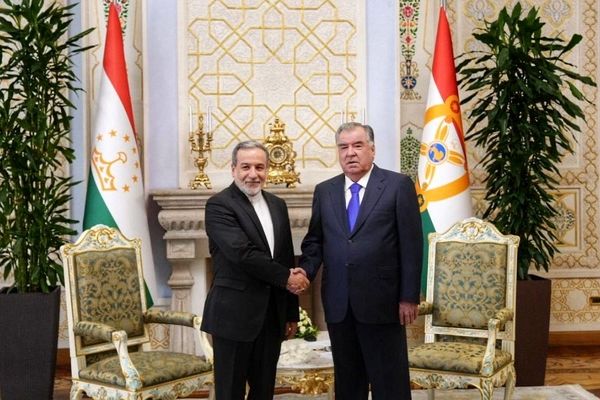 دیدار و گفت‌وگوی عراقچی با رئیس‌جمهور تاجیکستان