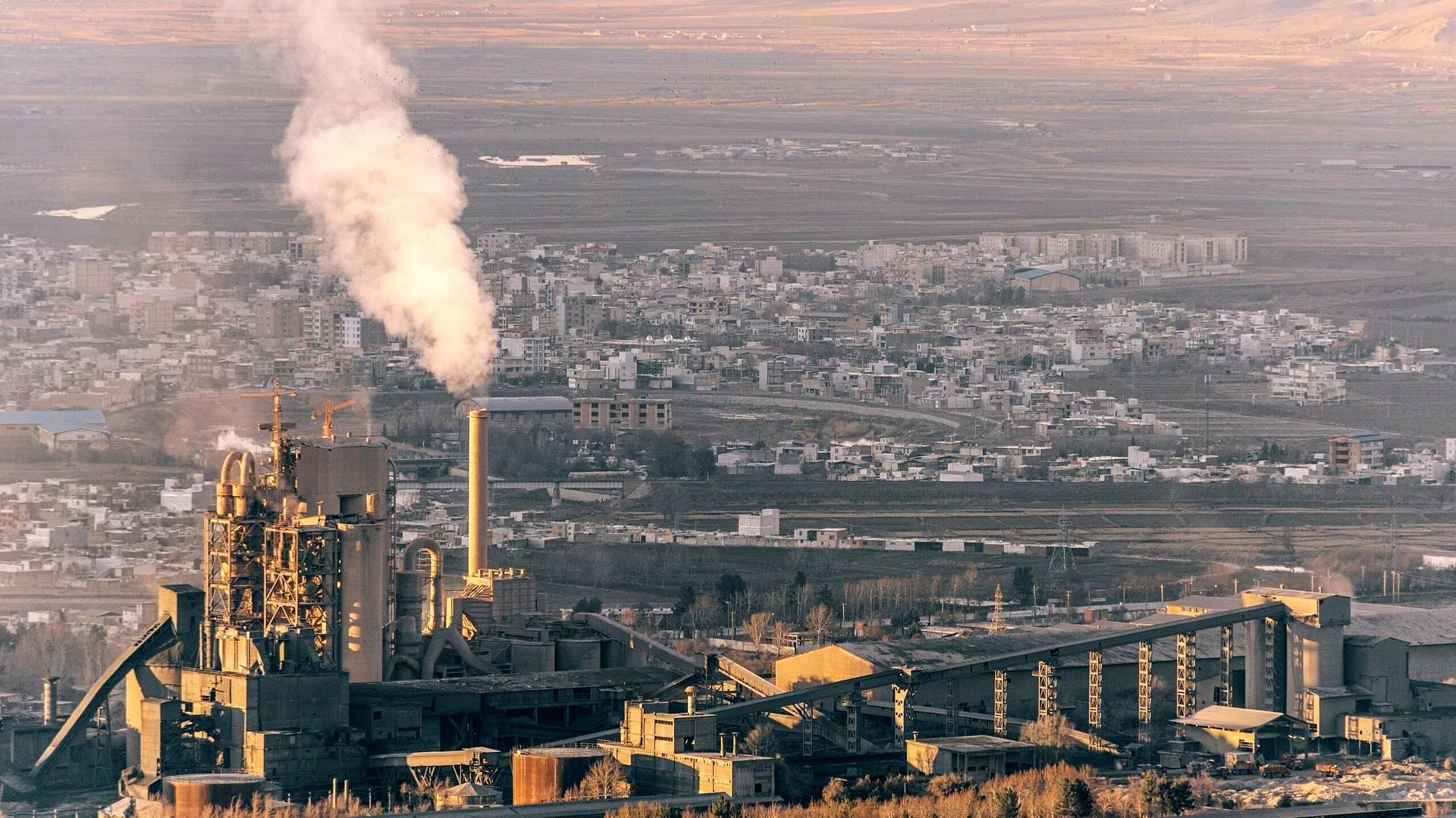 راه‌اندازی خط تولید سیمان در لرستان، گامی برای تقویت صادرات به عراق و سوریه