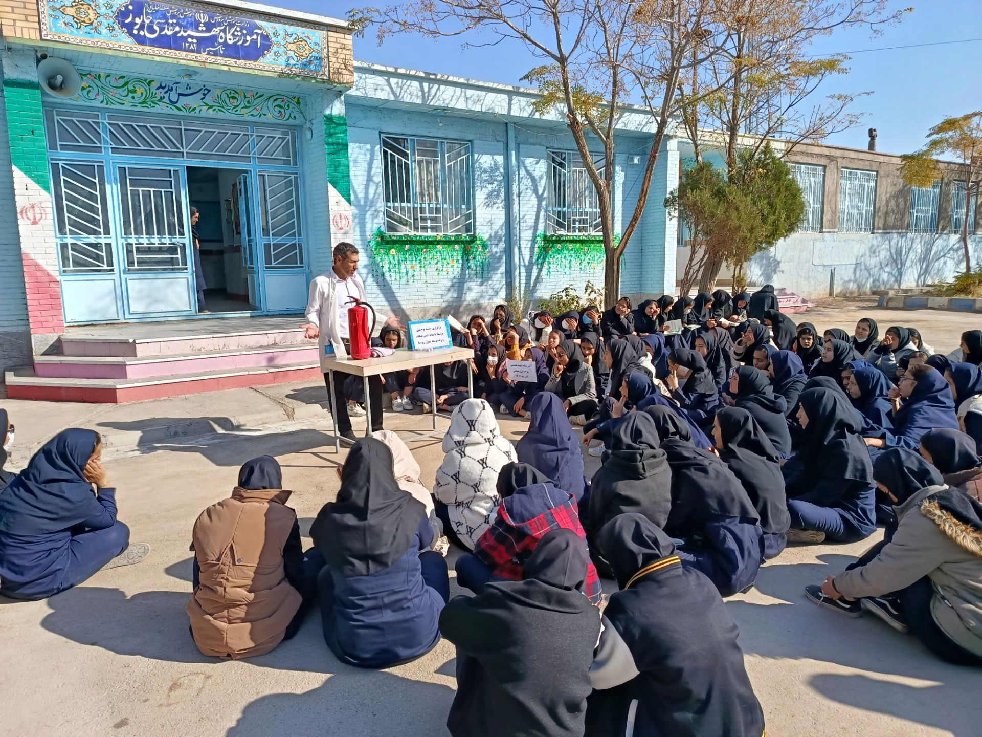 مانور زلزله و ایمنی سازی در مدرسه برادران رحمانی خلیل آباد