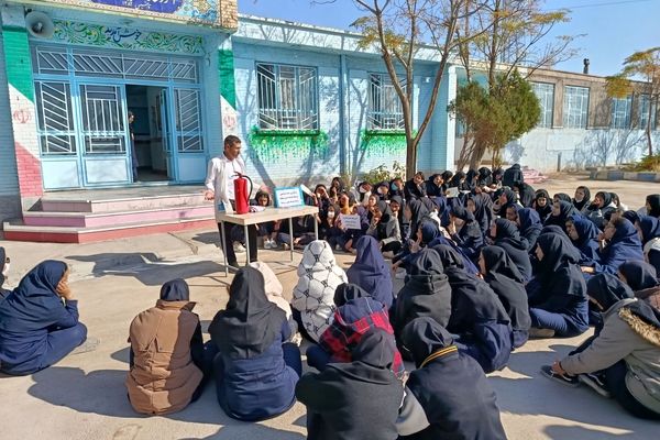 مانور زلزله و ایمنی سازی در مدرسه برادران رحمانی خلیل آباد
