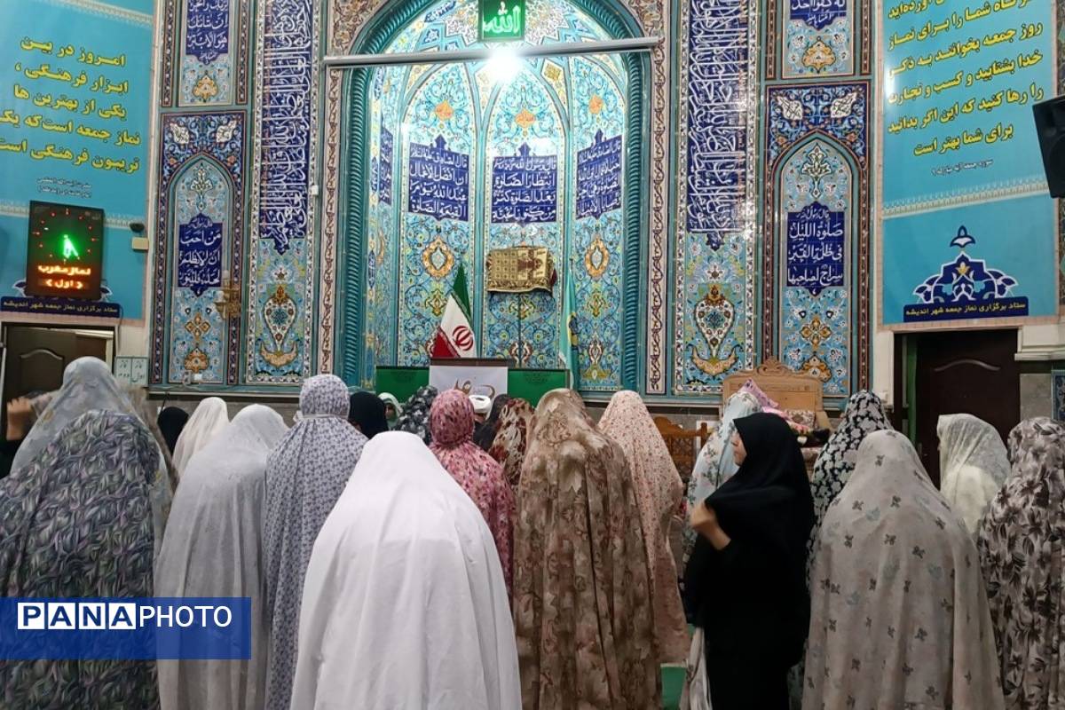 استقبال پرشور دانش‌آموزان شهریاری از آیین معنوی اعتکاف