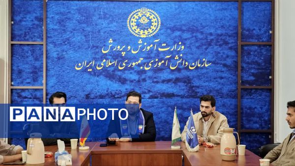 شما دانش آموزان آینده‌سازان این سرزمینید