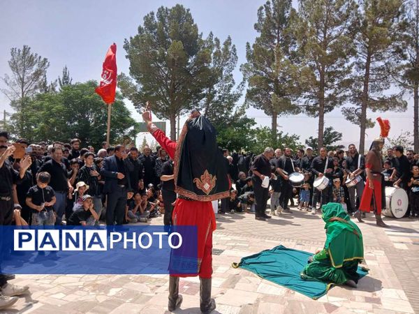 تعزیه‌خوانی اباعبدالله الحسین در روز عاشورای حسینی در روستای نقاب