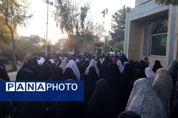 برگزاری نماز باران به امامت سید ابراهیم حسینی امام جمعه شهرستان فردیس در شهرک وحدت