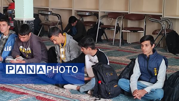 زیارت عاشورا در دبیرستان شاهد ابوذر غفاری 