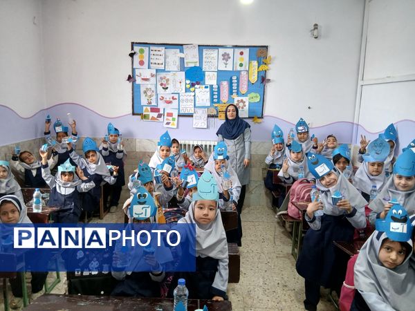 جشن آب برای دانش آموزان دبستان ناهید  نخودی نیشابور 