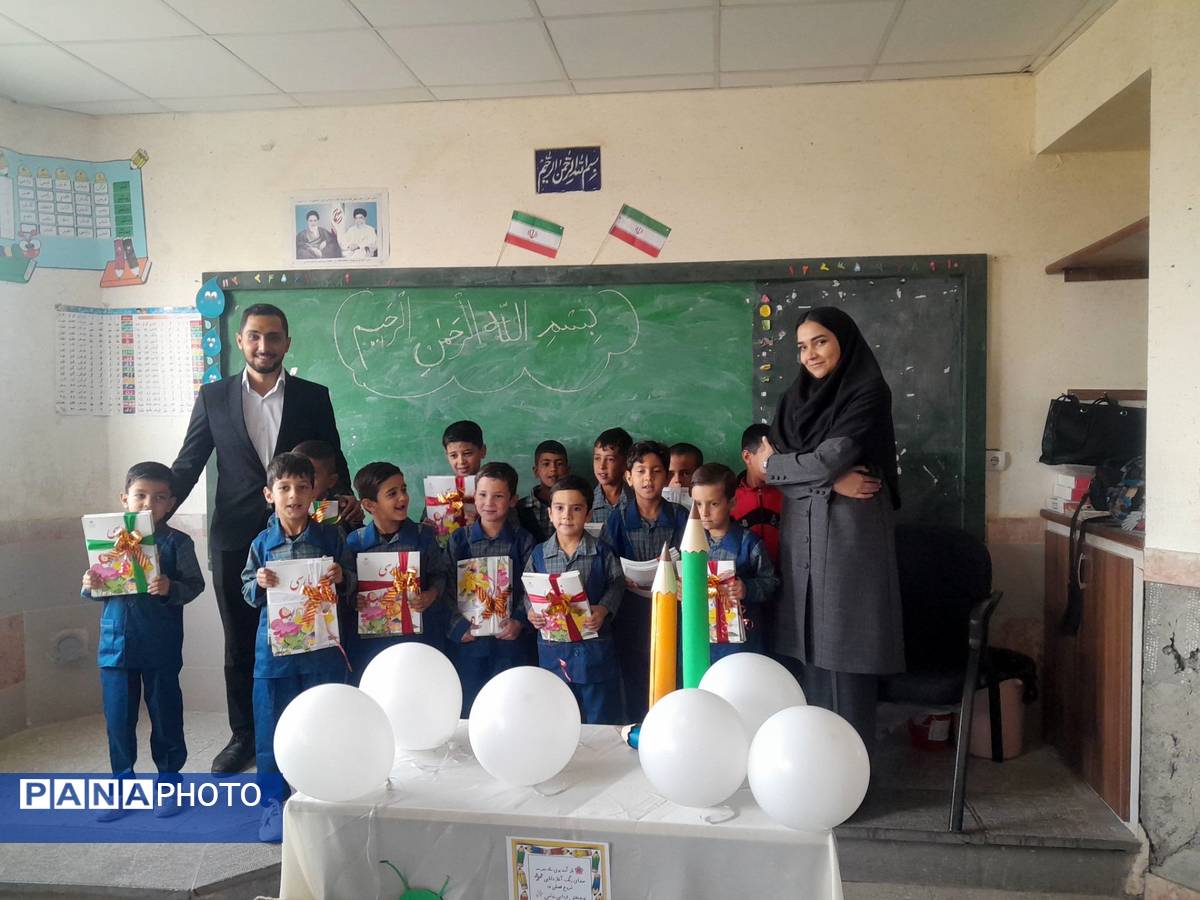  جشن شکوفه ها در دبستان شهید محمدی شهر نسر 