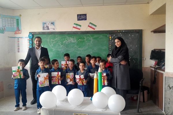  جشن شکوفه ها در دبستان شهید محمدی شهر نسر 