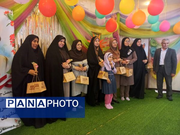 مراسم روز معلم به مناسبت هفته معلم در دبستان شاهد تحقیقی