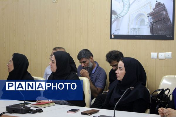 نشست مدیرکل آموزش و پرورش استان با همکاران معاونت پرورشی و فرهنگی 