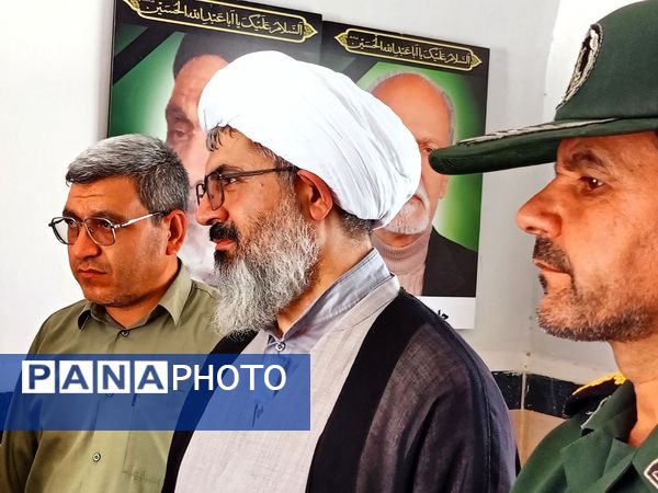 مسئولین کاشمر، غبار از مزار شهید خبرنگار برداشتند
