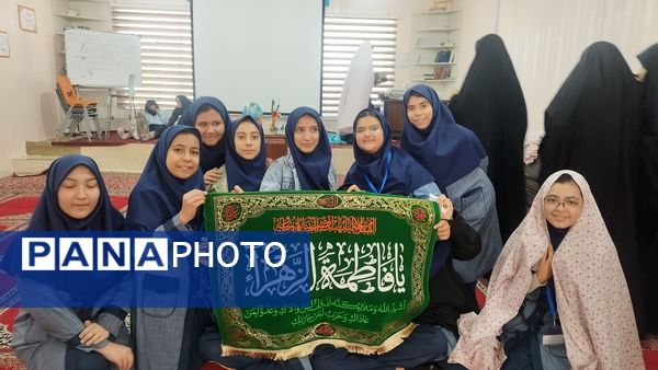 سلسله جلسات تبیین حدیث شریف کساء در دبیرستان شاهد تکتم ناحیه ۳