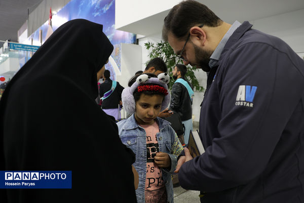 آیین بدرقه دانش‌آموزان و مربیان عمره‌گزار به سرزمین وحی