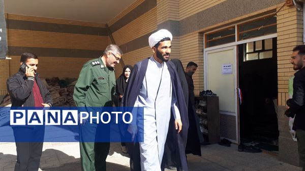 مسئولان اسدآباد «فرهنگ نماز» را در مدارس کلید زدند