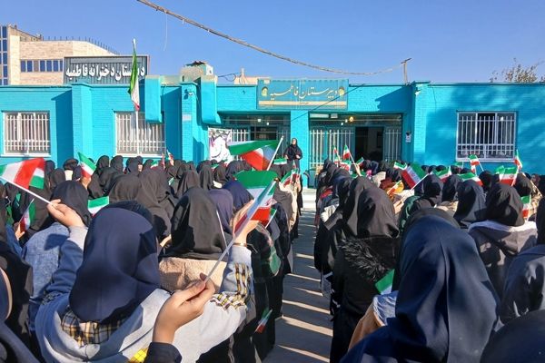 افتتاحیه همیاران معلم در دبیرستان فاطمیه