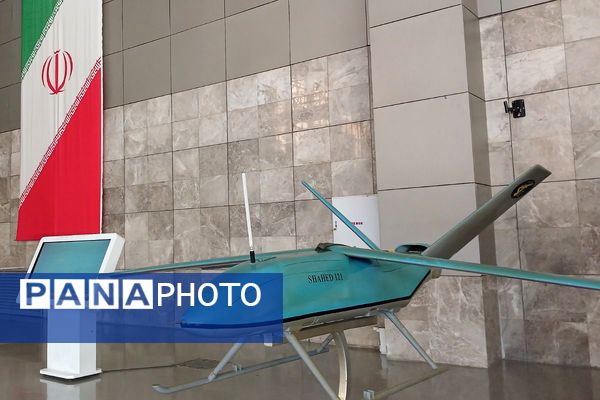 بازدید فرهنگیان بسیجی و دانش‌آموزان ملارد از نمایشگاه هوا و فضا