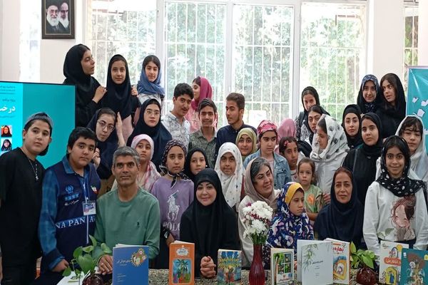 درخت مقاومت؛ کلاس شعر و داستان برای یاد دادن پایداری به آینده‌سازان شیراز

