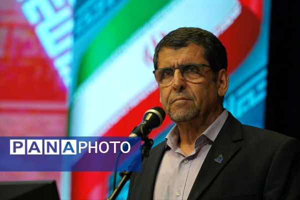 آیینه‌ تلاش کارمندان دانشگاه فردوسی مشهد