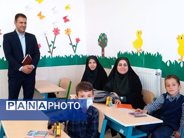 بازدید مسئولان آموزش و پرورش استان یزد از واحدهای آموزشی خاتم 