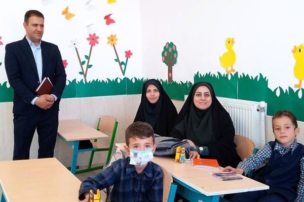 بازدید مسئولان آموزش و پرورش استان یزد از واحدهای آموزشی خاتم 