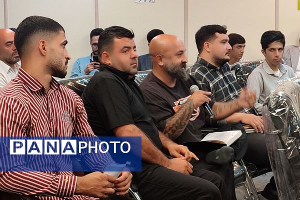  نخبگان پیشوا در کنار امام جمعه؛ تجدید عهد با آرمان‌های ۱۵ خرداد