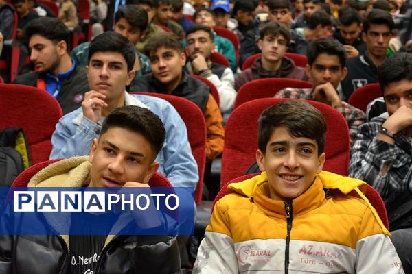 کاروان راهیان نور عازم خطه نور پسران بهارستان‌دو 