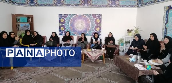 برنامه تجربه‌گردانی طرح مدرسه بدون پسماند در دبستان شهید رازدان ناحیه ۷ مشهد